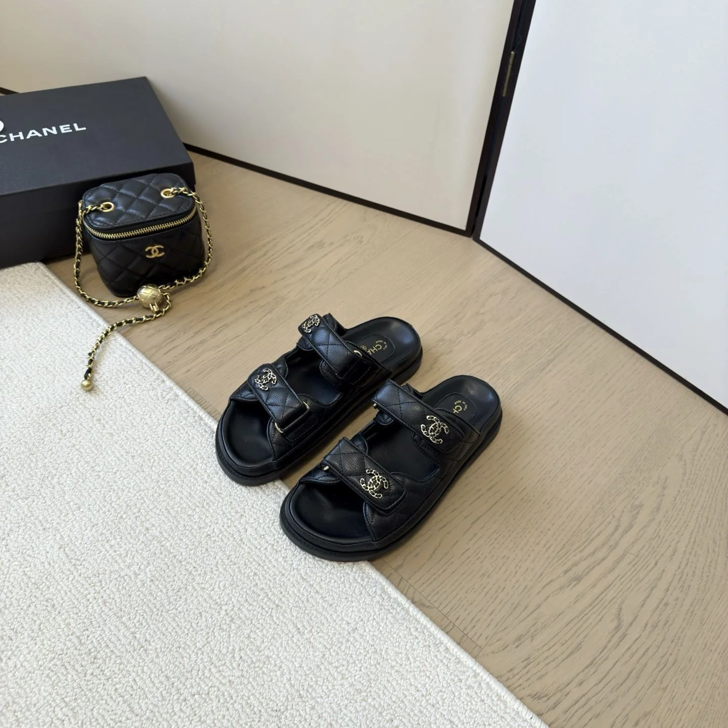 ModernLook Chanel Slippers 17727