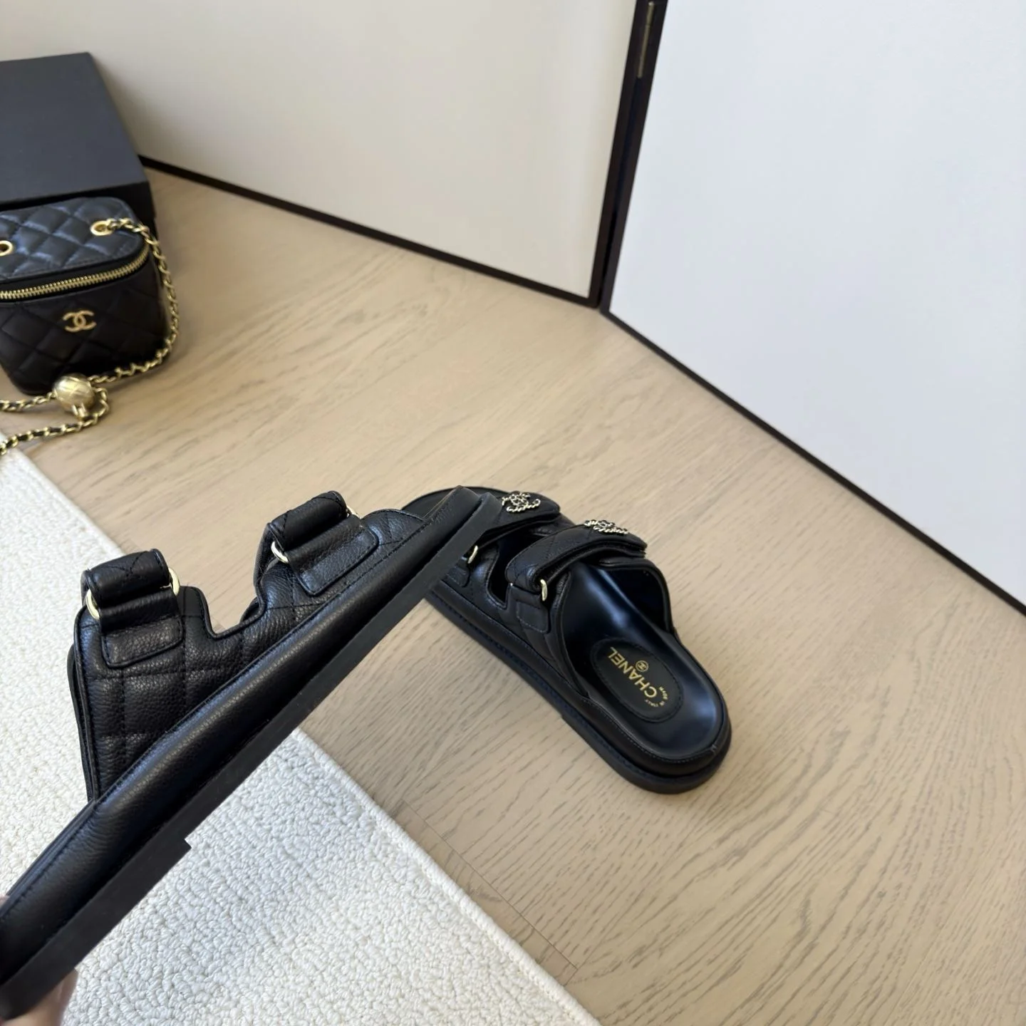 ModernLook Chanel Slippers 17727