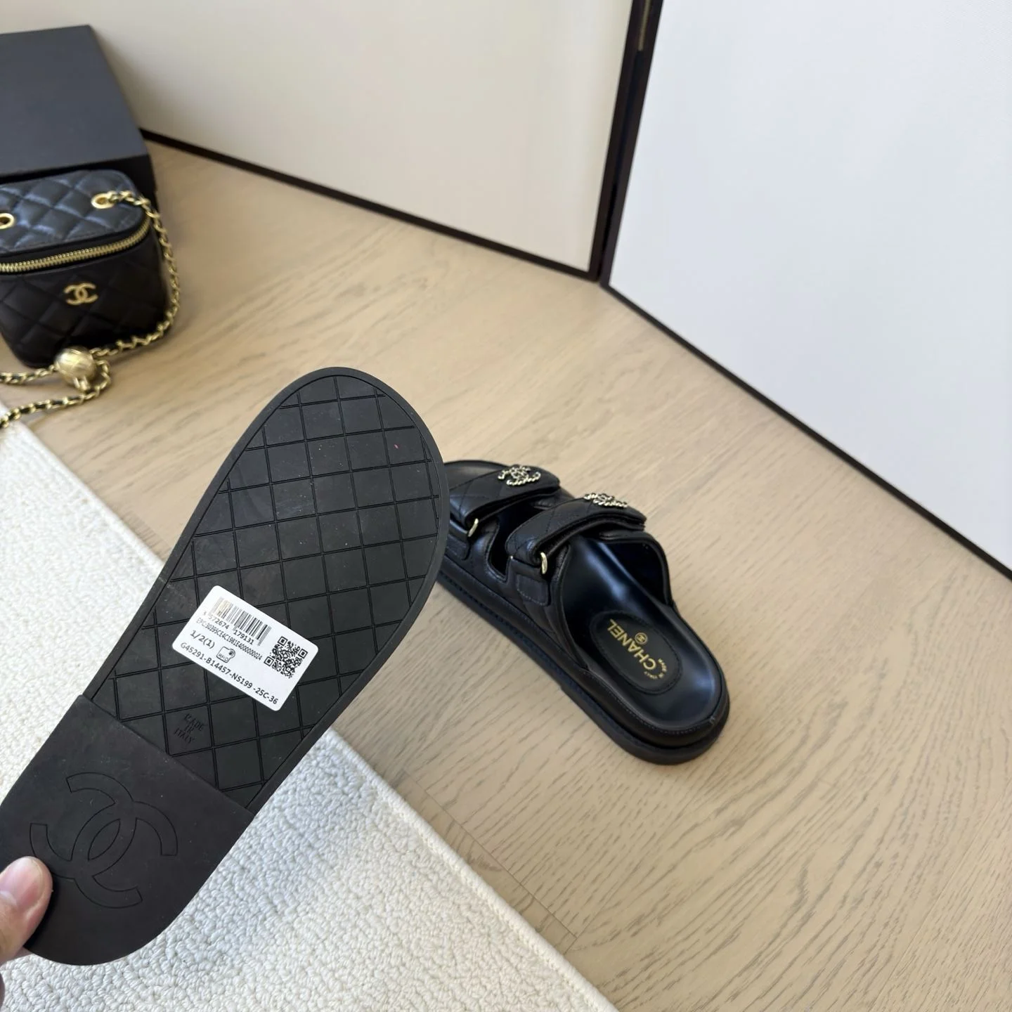 ModernLook Chanel Slippers 17727