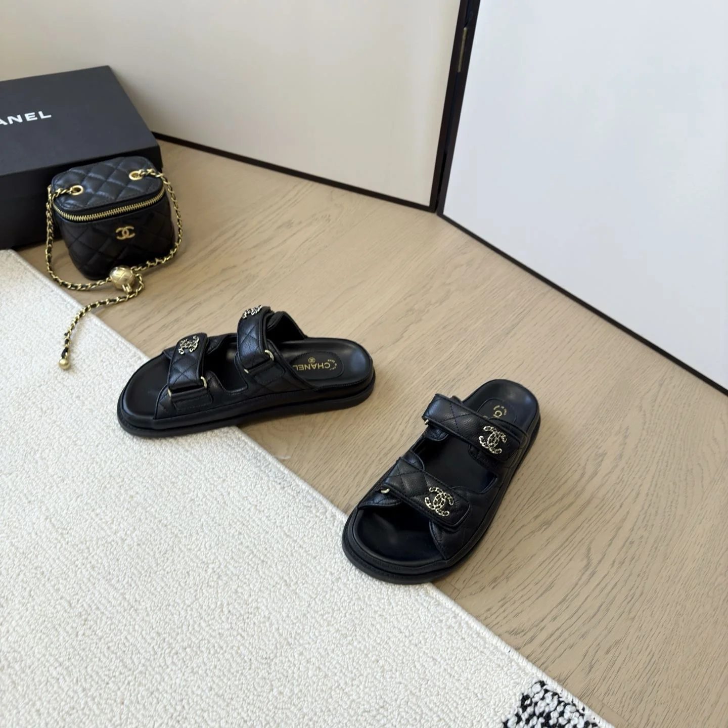 ModernLook Chanel Slippers 17727