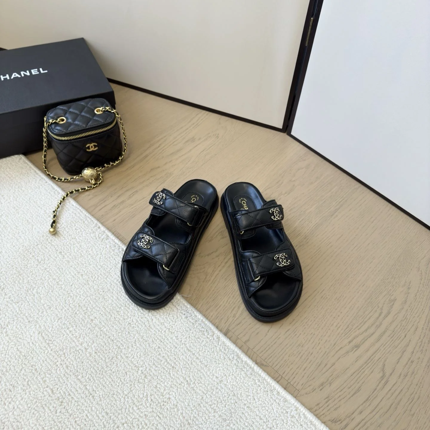 ModernLook Chanel Slippers 17727