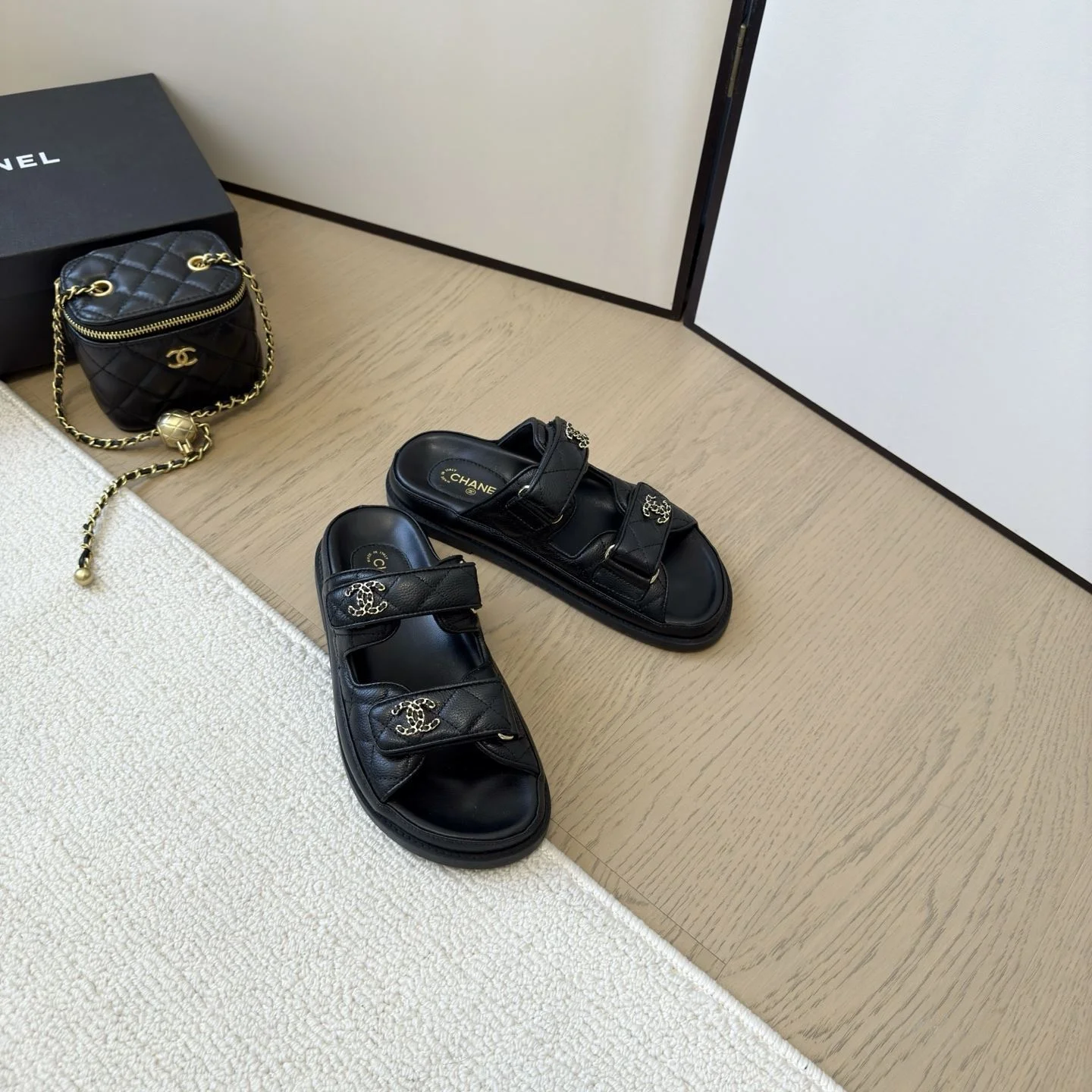 ModernLook Chanel Slippers 17727