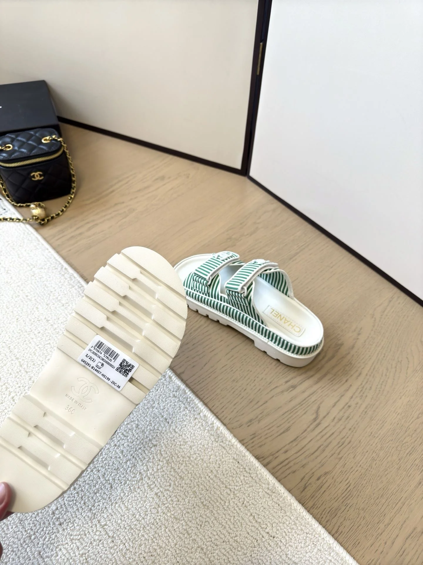 RelaxedFit Chanel Slippers 17719