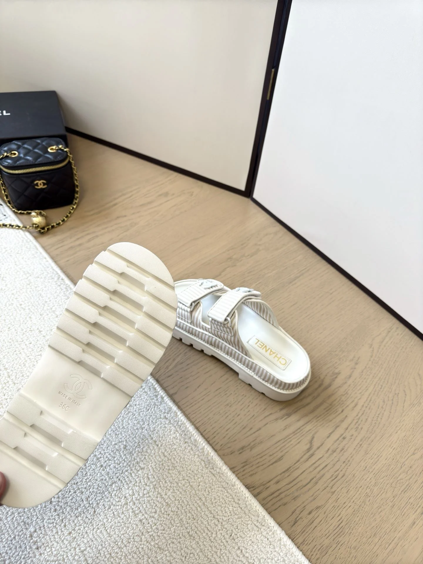 Chanel Slippers ComfortFit 17711
