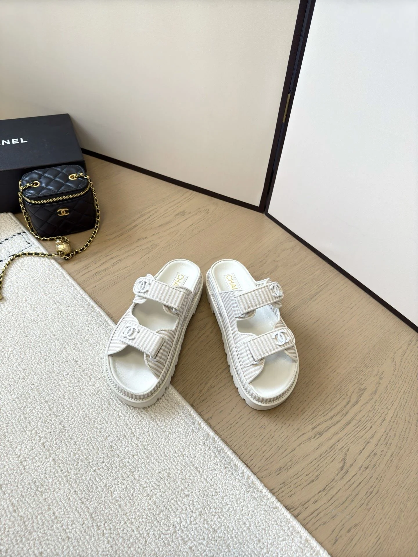 Chanel Slippers ComfortFit 17711