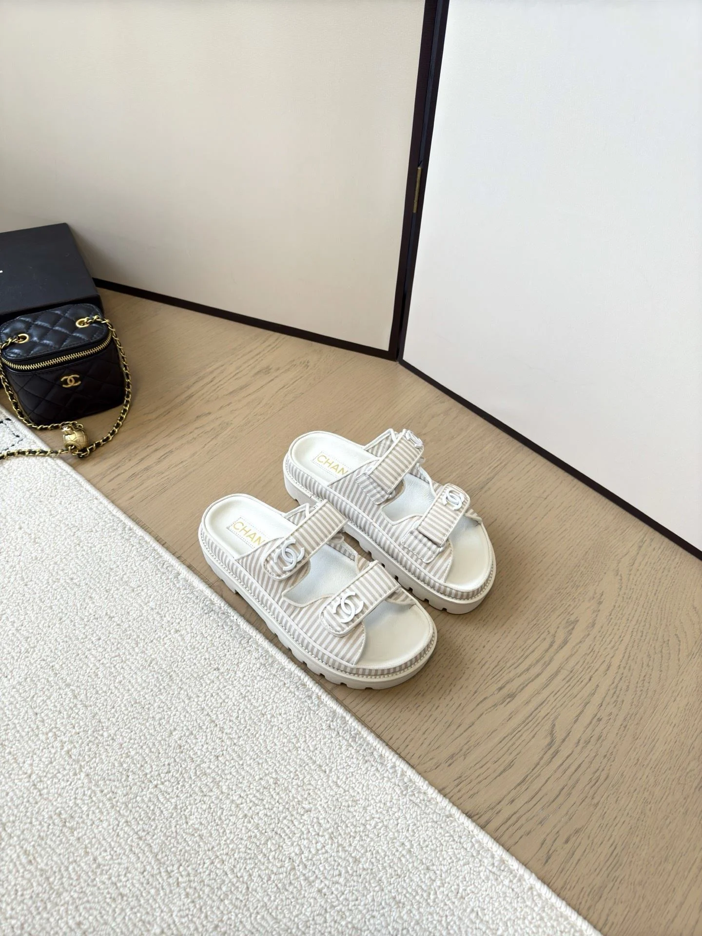 Chanel Slippers ComfortFit 17711