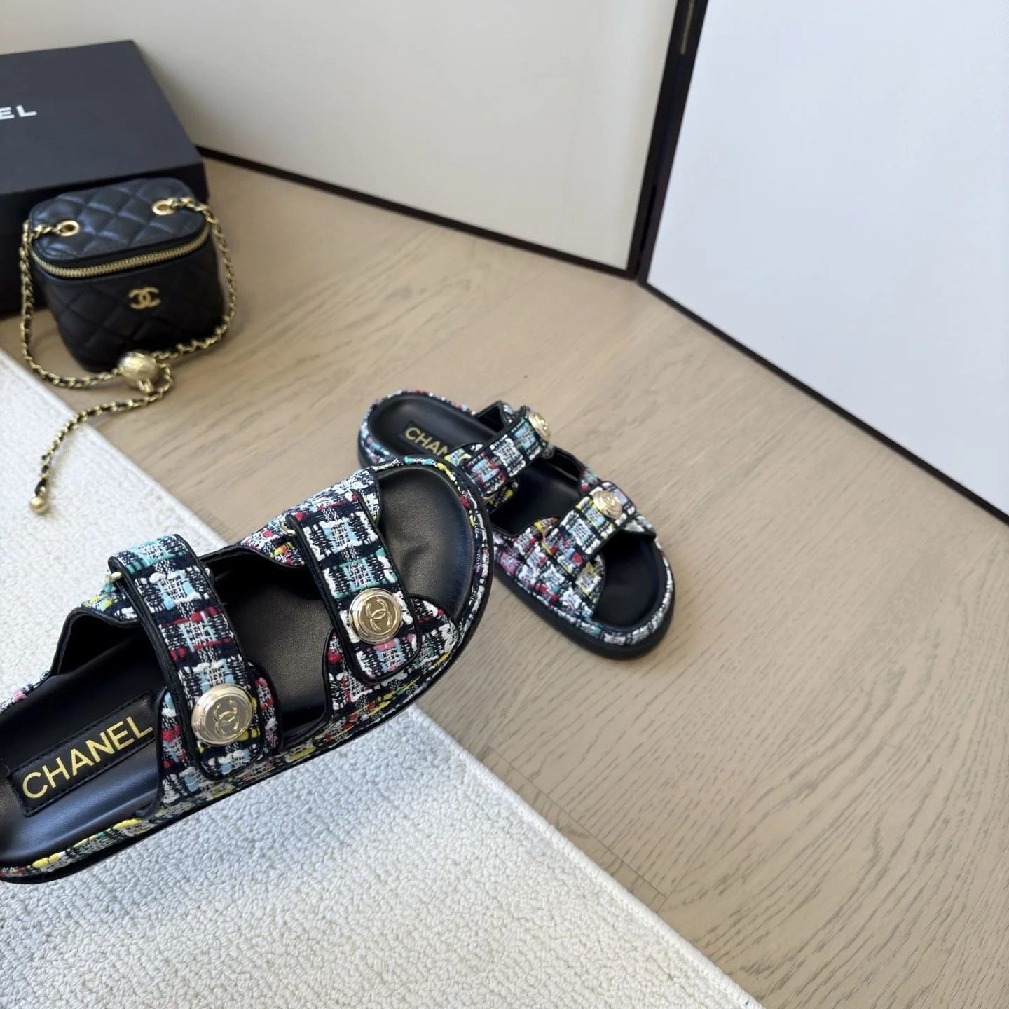 Chanel Slippers Sleek 17713