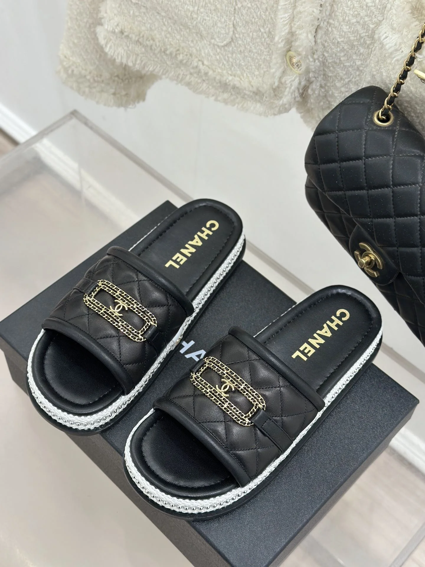 Chanel Slippers Stylish 17701