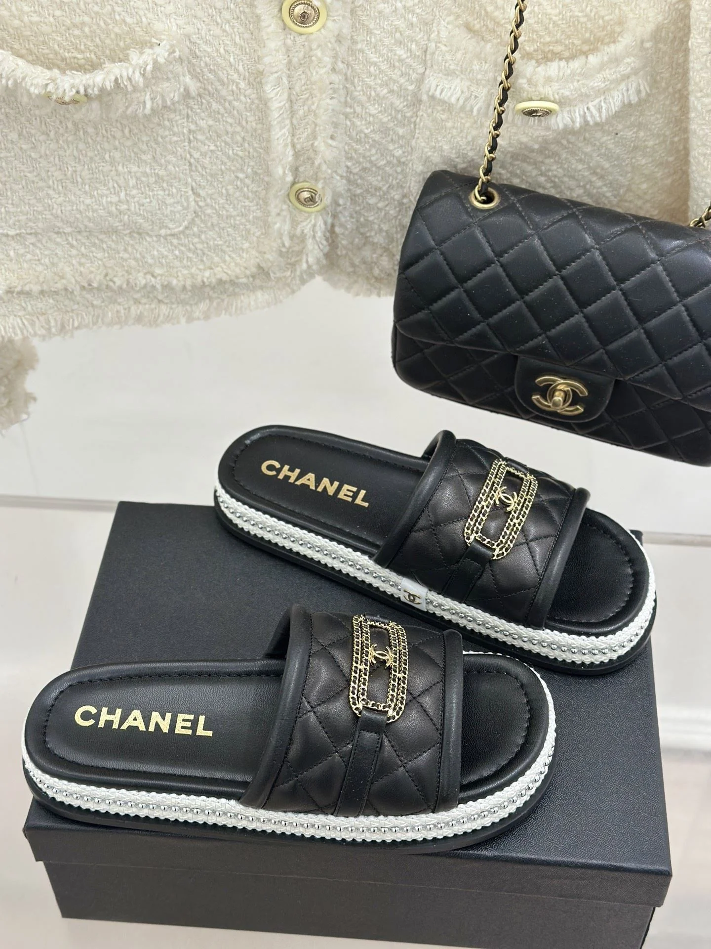 Chanel Slippers Stylish 17701