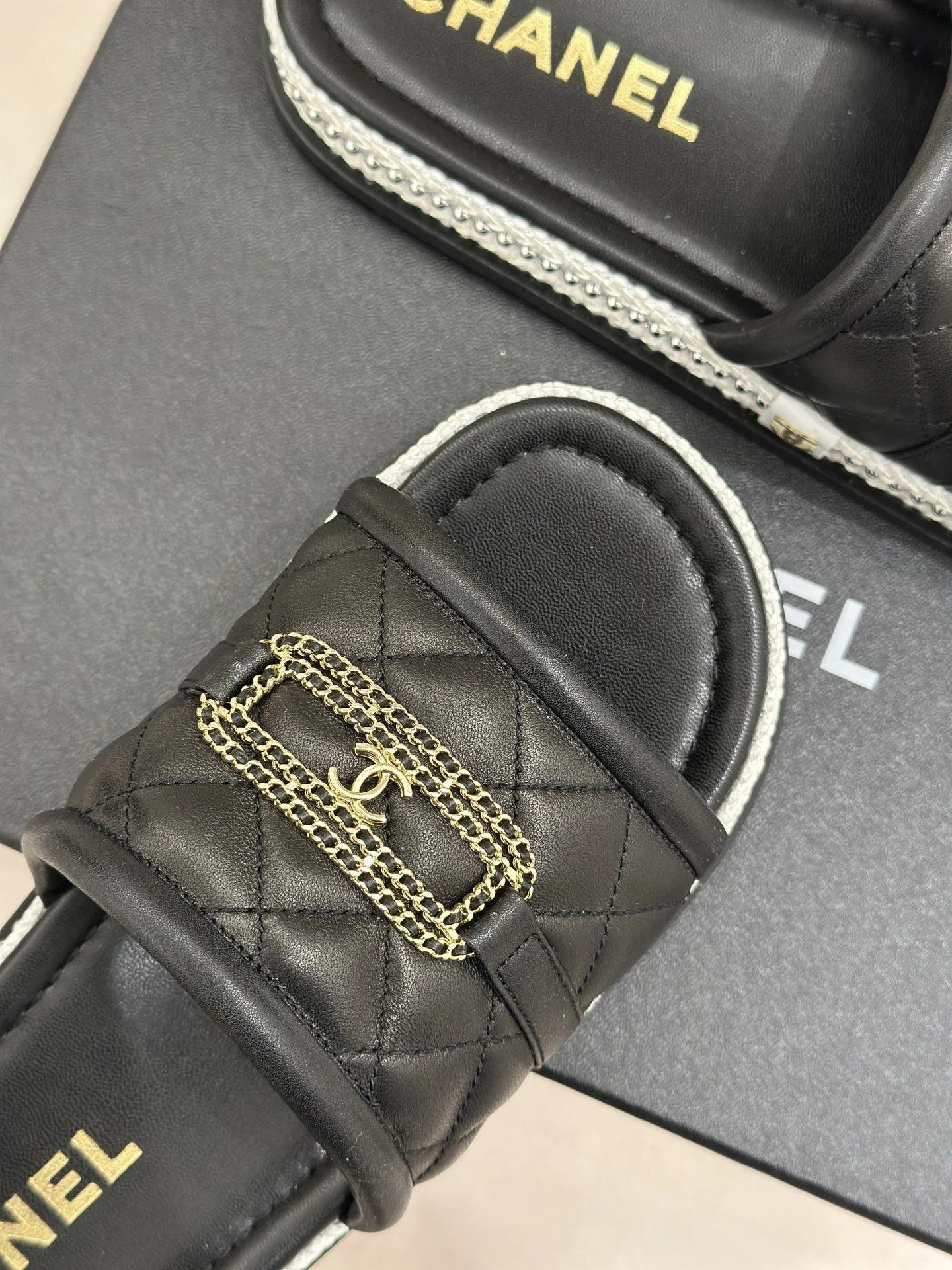 Chanel Slippers Stylish 17701
