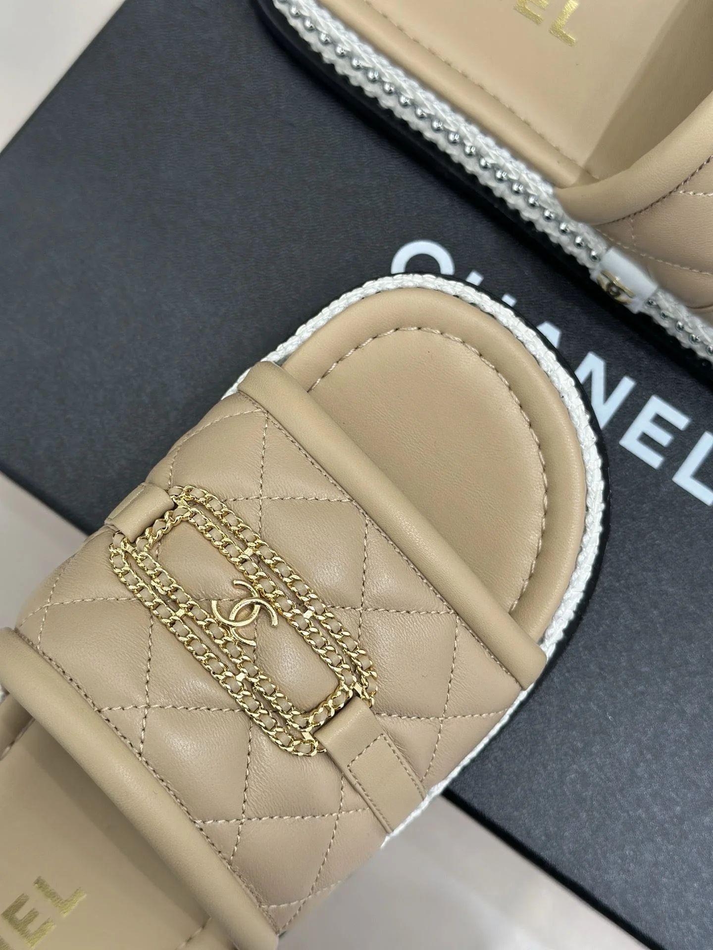 Chanel Slippers Bold 17696