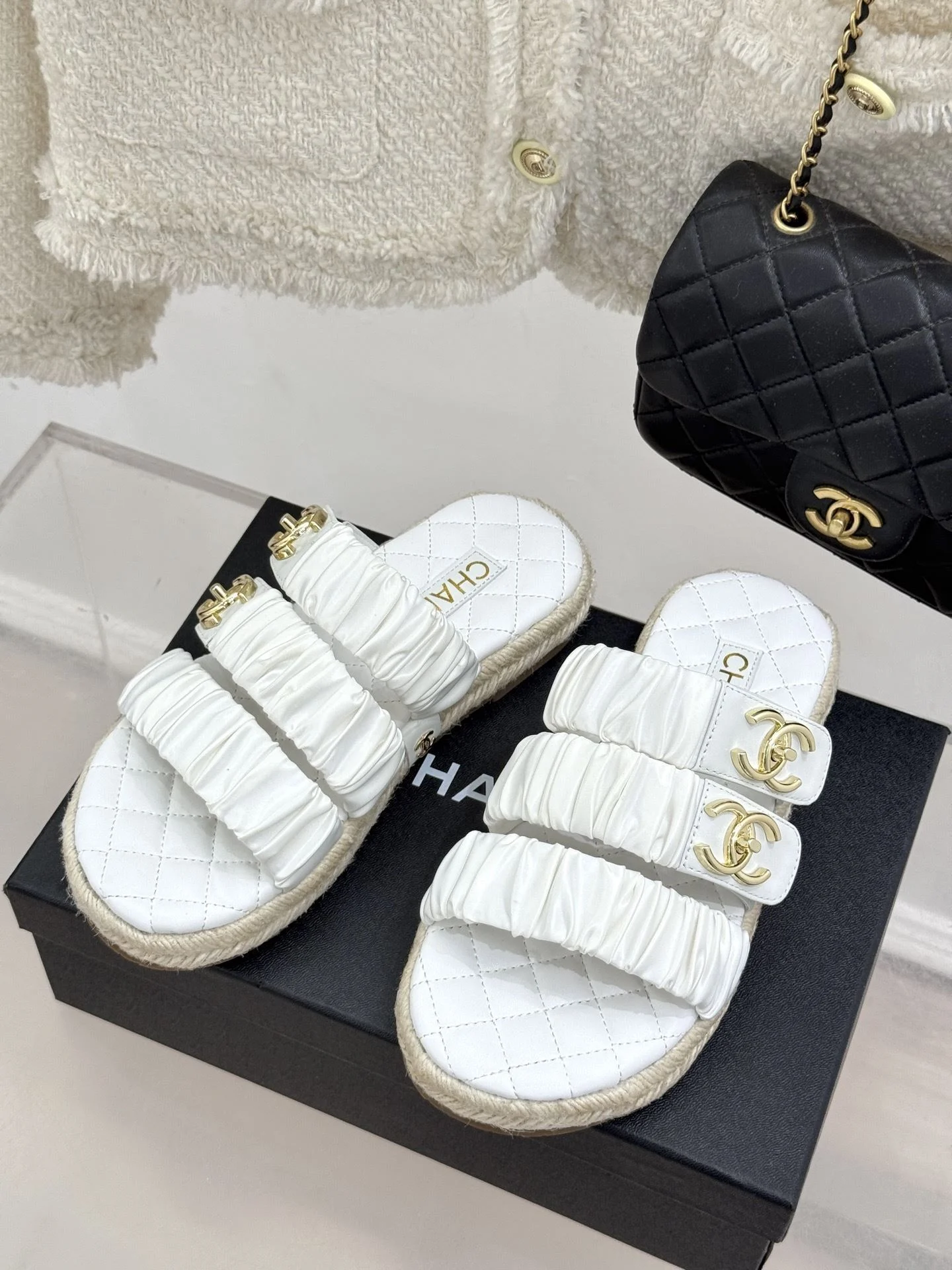 Refined Chanel Slippers 17698