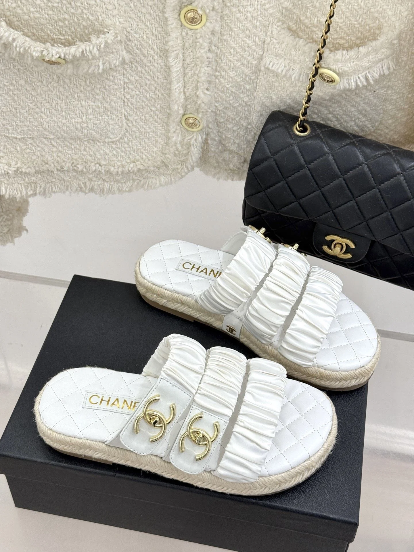 Refined Chanel Slippers 17698