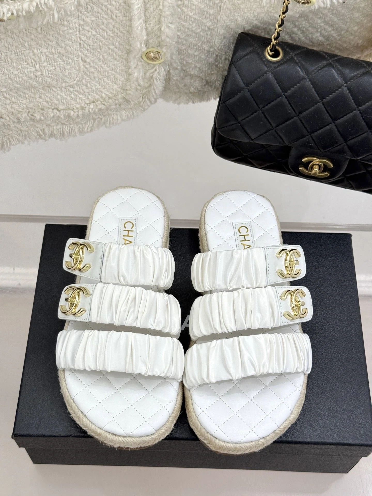 Refined Chanel Slippers 17698
