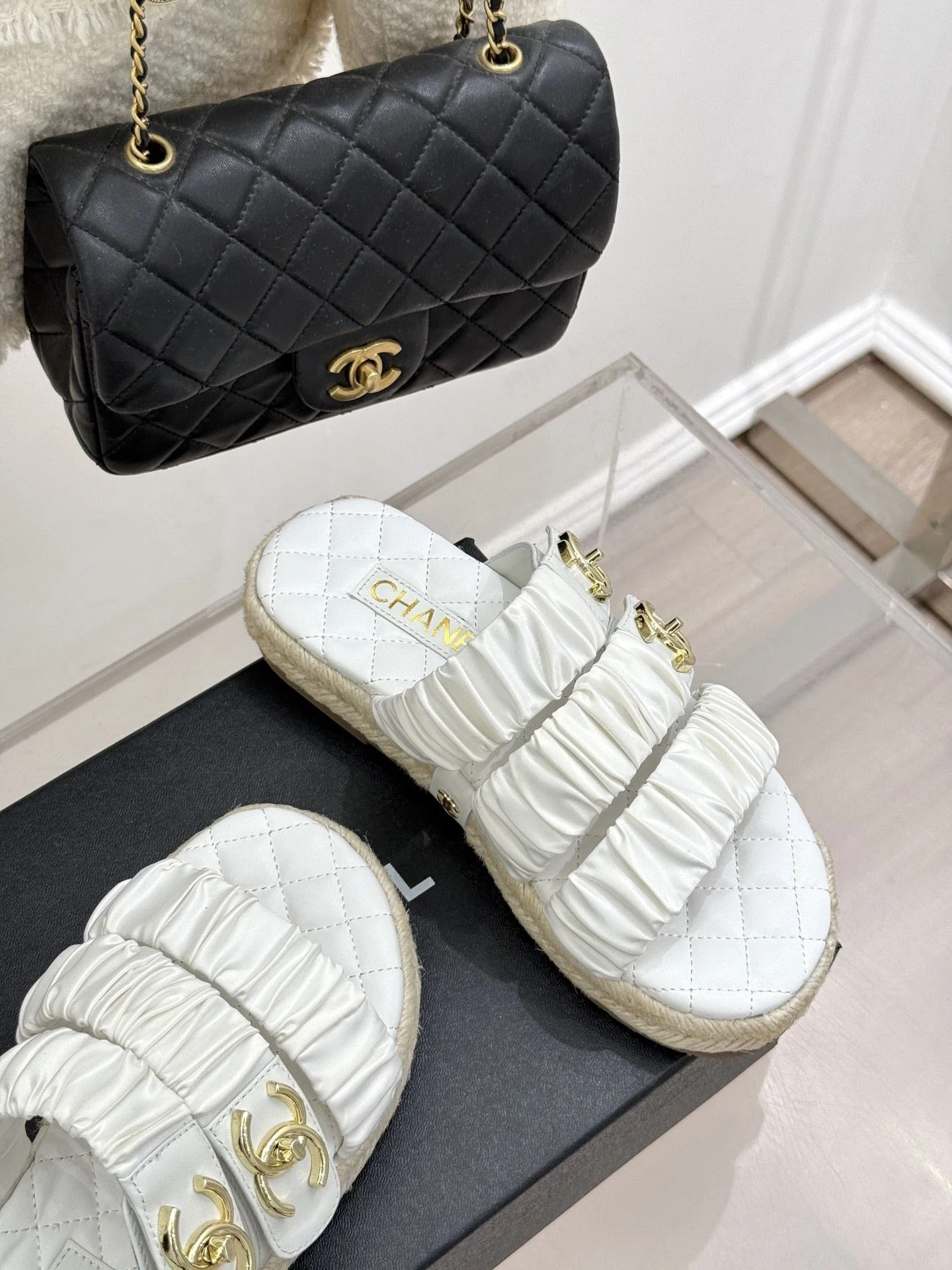 Refined Chanel Slippers 17698