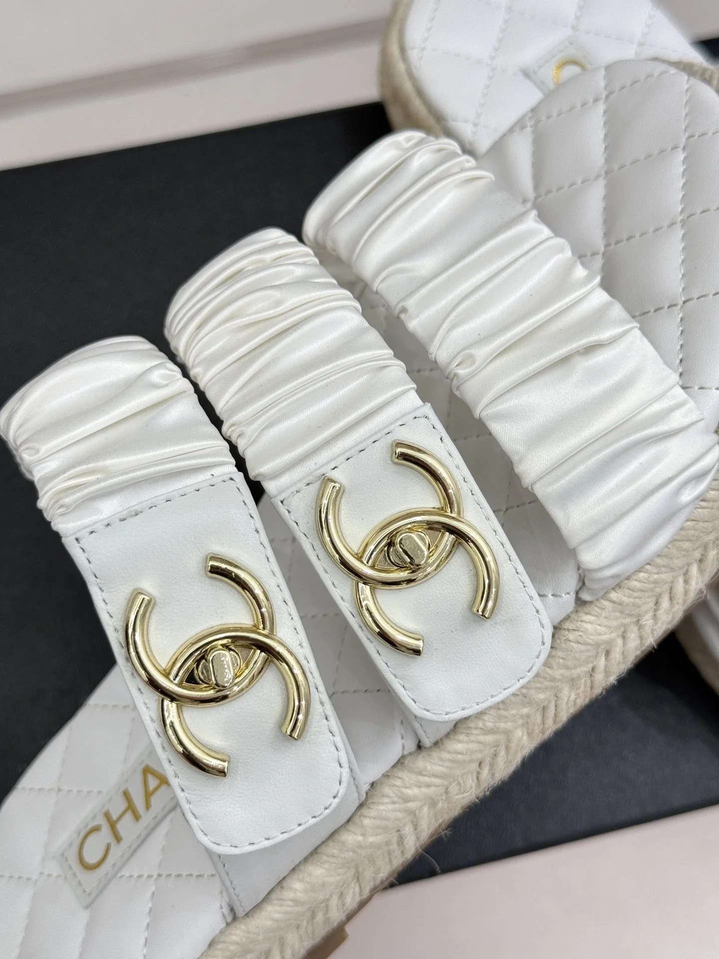 Refined Chanel Slippers 17698