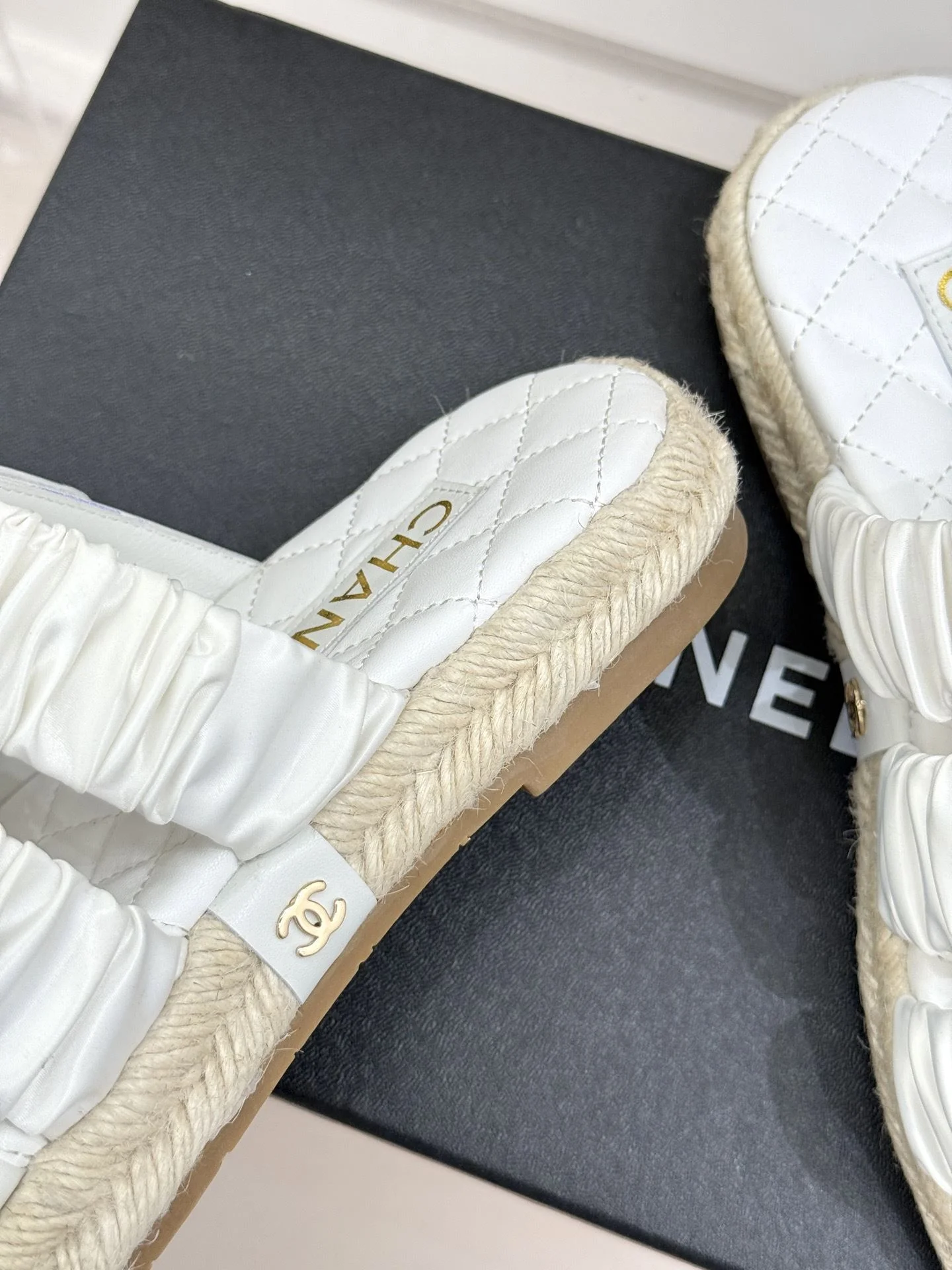 Refined Chanel Slippers 17698