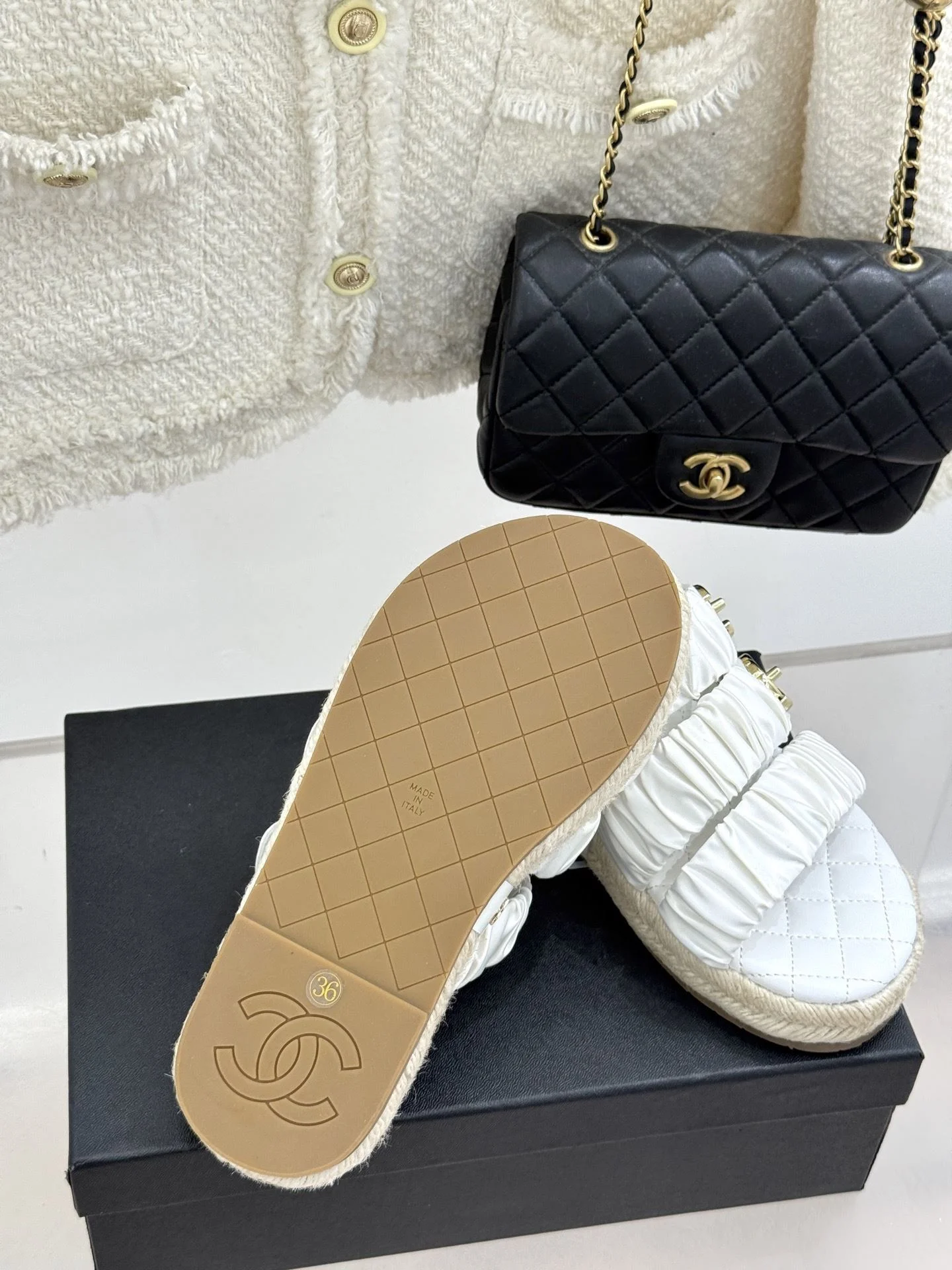 Refined Chanel Slippers 17698