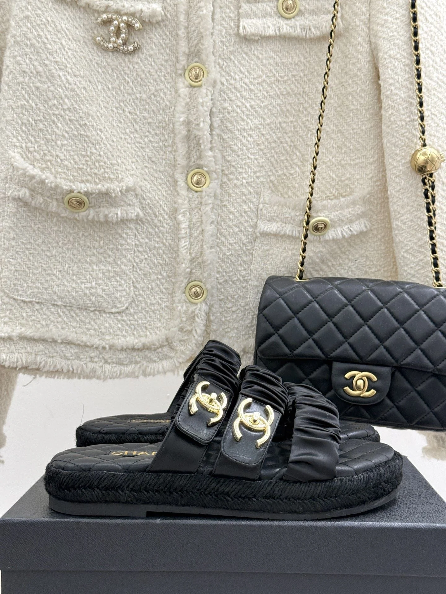 Chanel Slippers ZipUp 17695