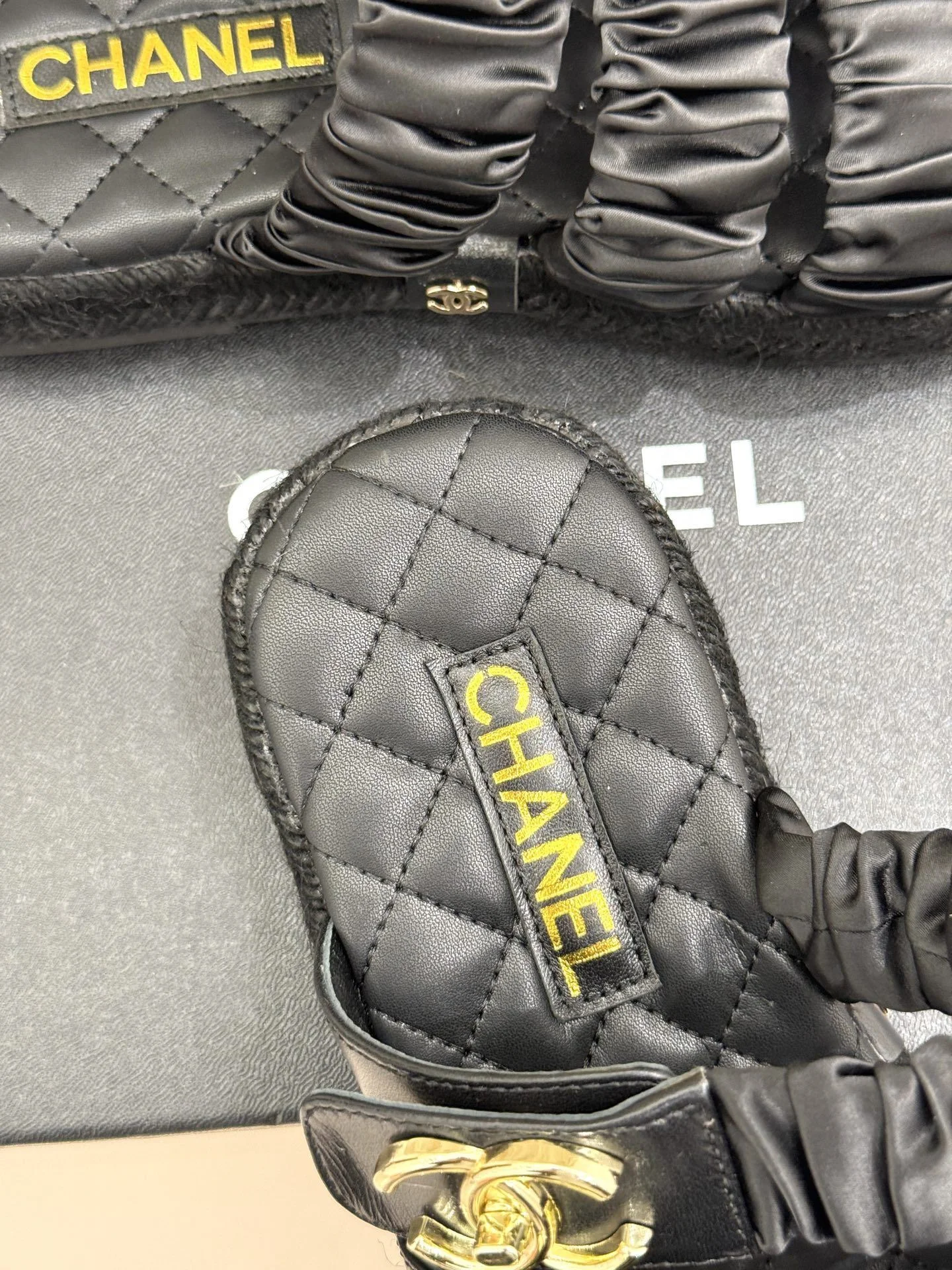 Chanel Slippers ZipUp 17695