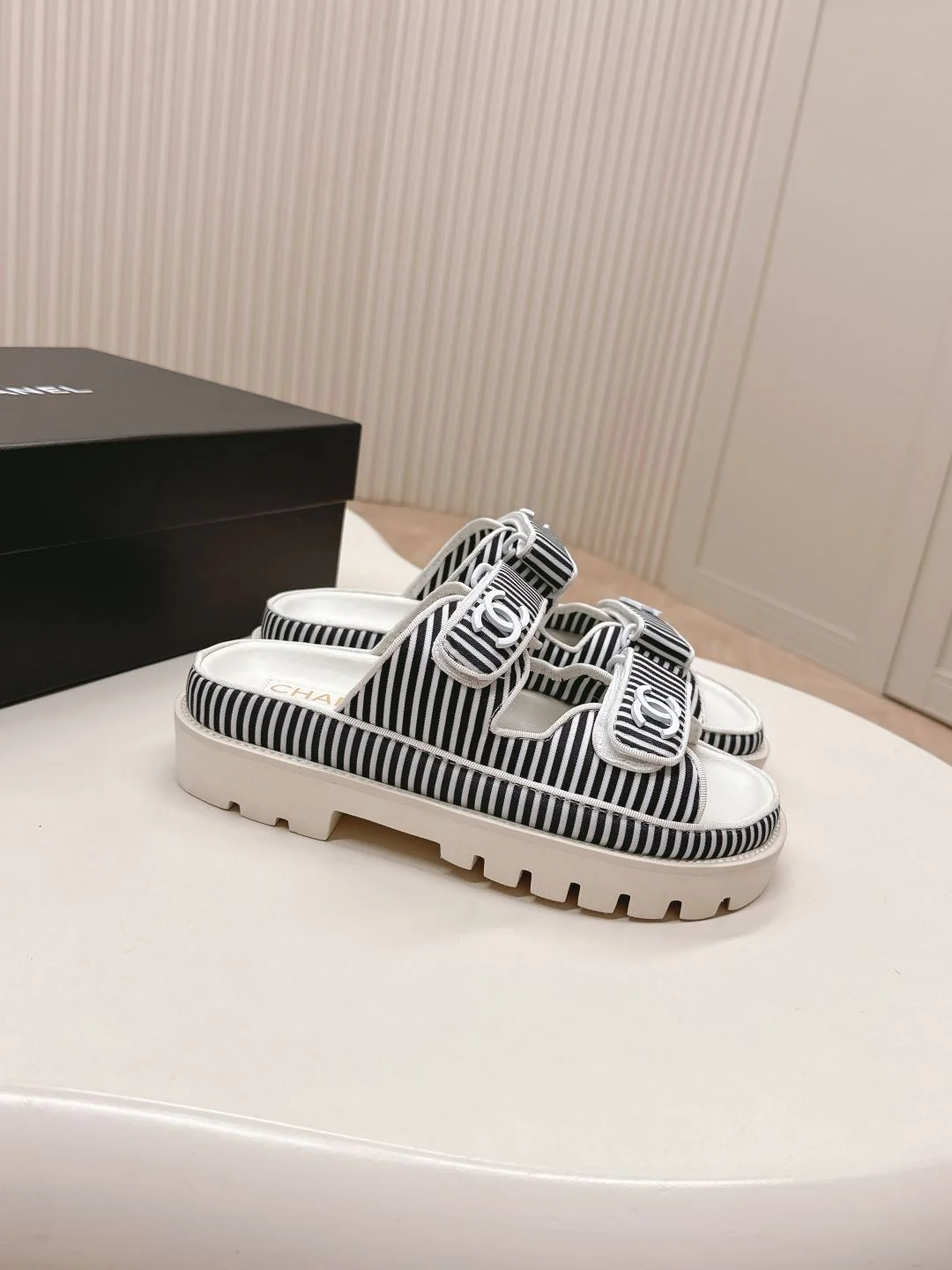 Chanel Slippers FashionForward 17677