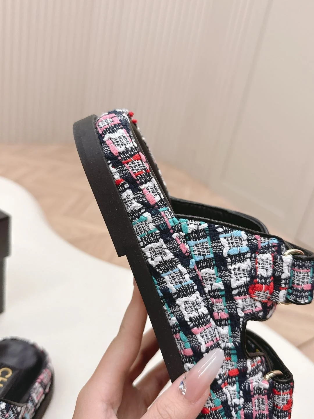 Chanel Slippers Sporty 17668