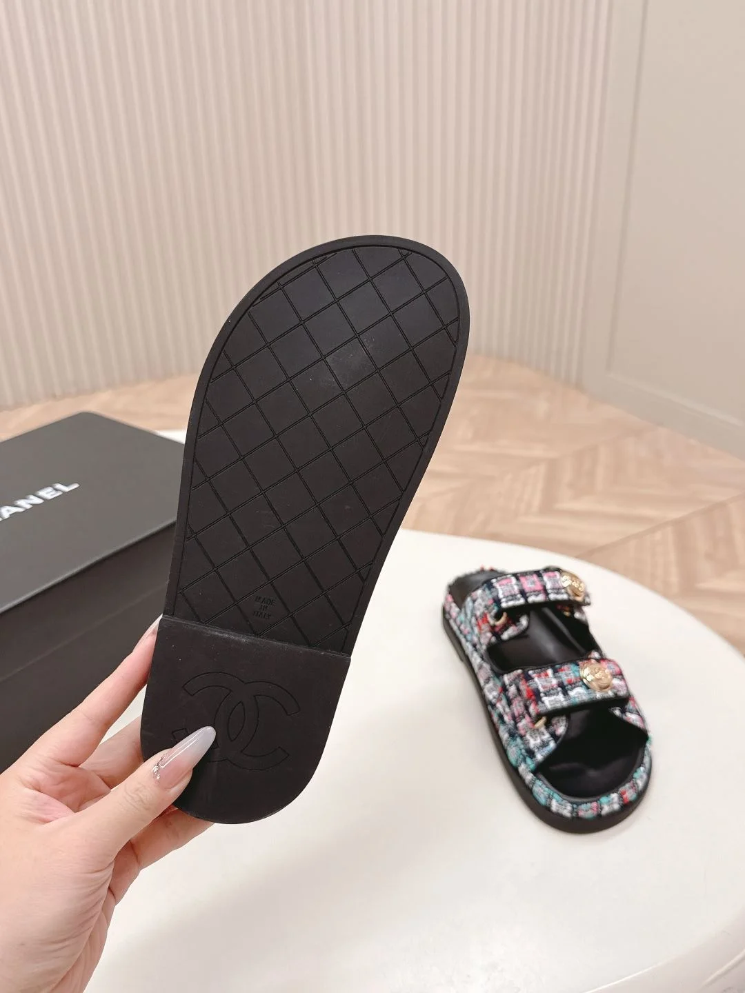 Chanel Slippers Sporty 17668