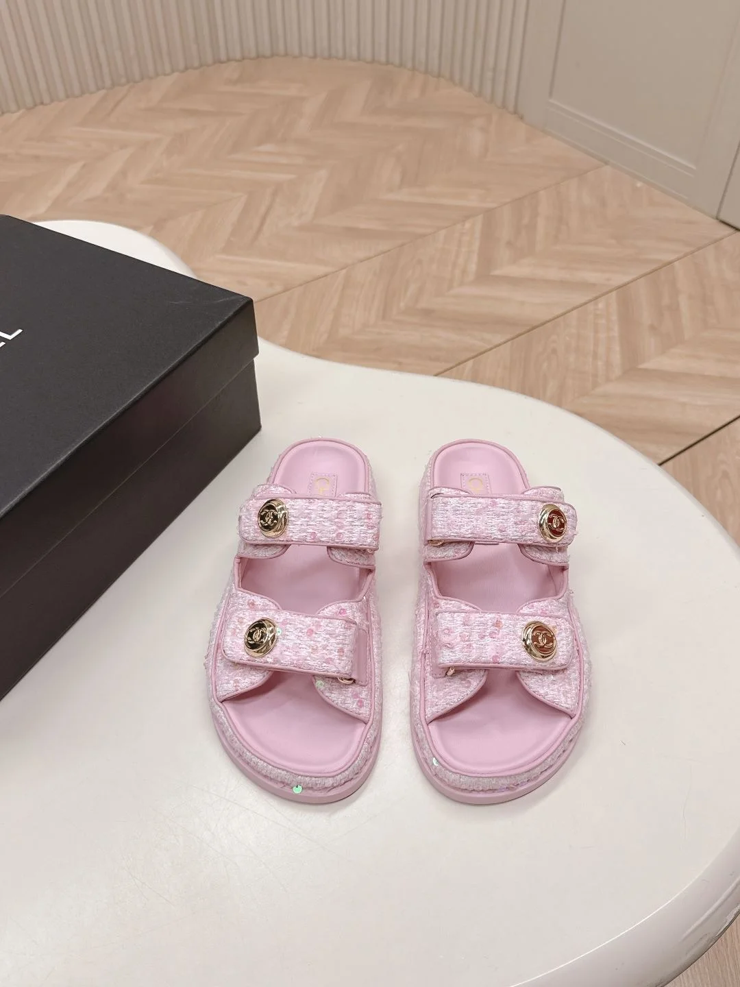 Sleek Chanel Slippers 17666