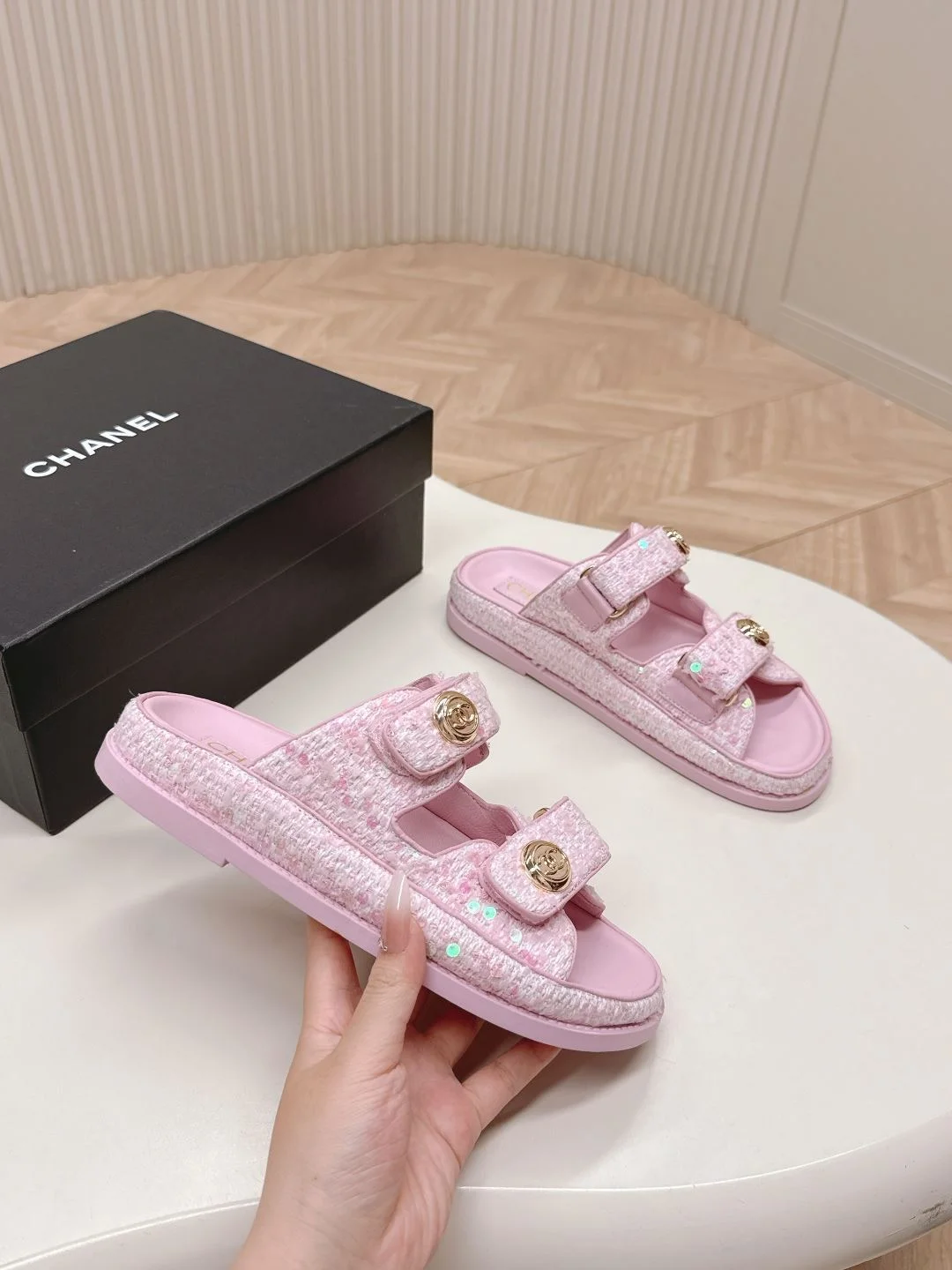 Sleek Chanel Slippers 17666