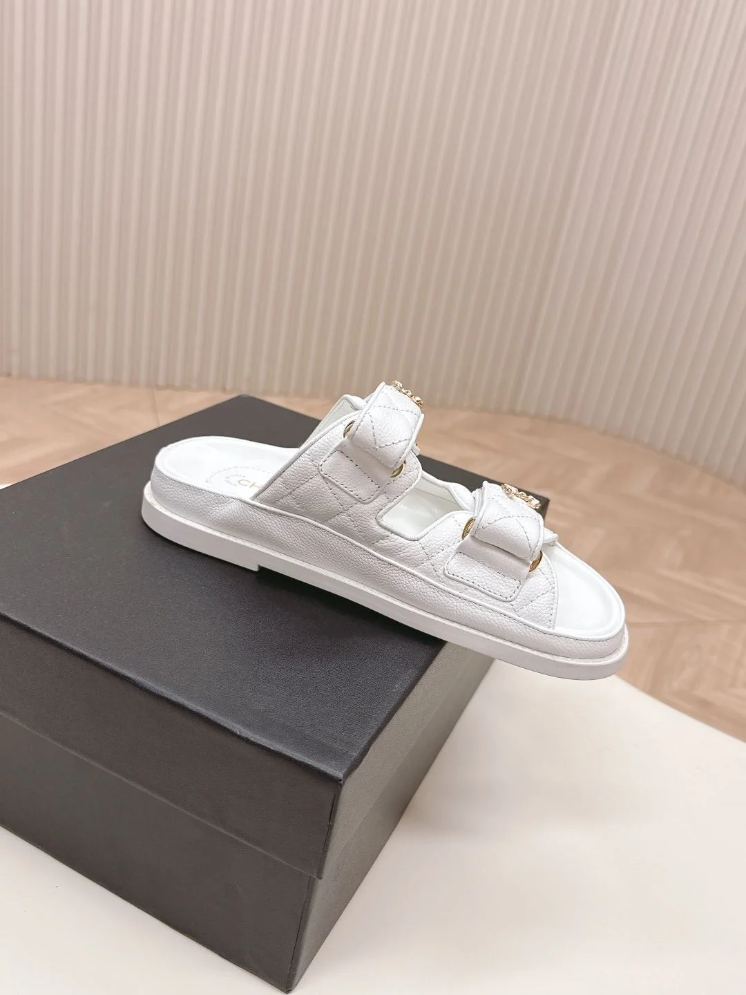 Casual Chanel Slippers 17664