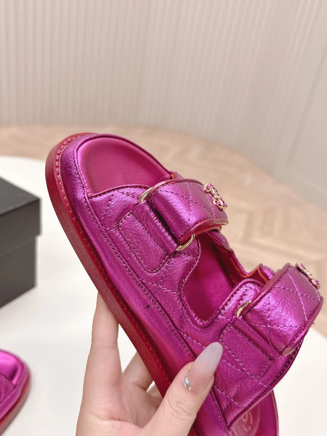 Trendy Chanel Slippers 17673