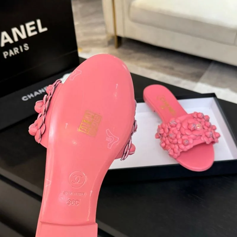 TechFriendly Chanel Slippers 17658