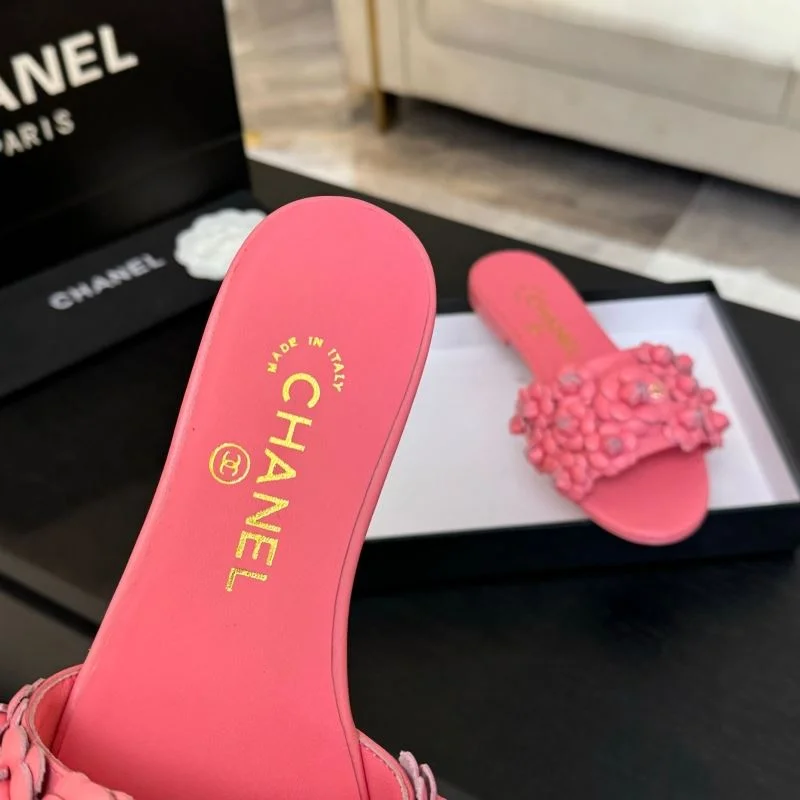 TechFriendly Chanel Slippers 17658