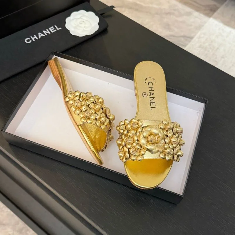 Contemporary Chanel Slippers 17678