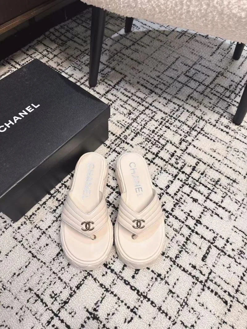 Chanel Slippers Colorful 17651