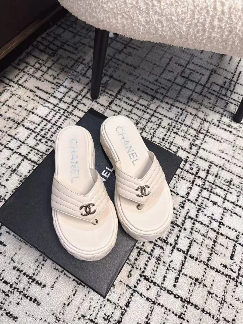 Chanel Slippers Colorful 17651