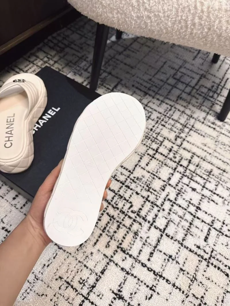Chanel Slippers Colorful 17651