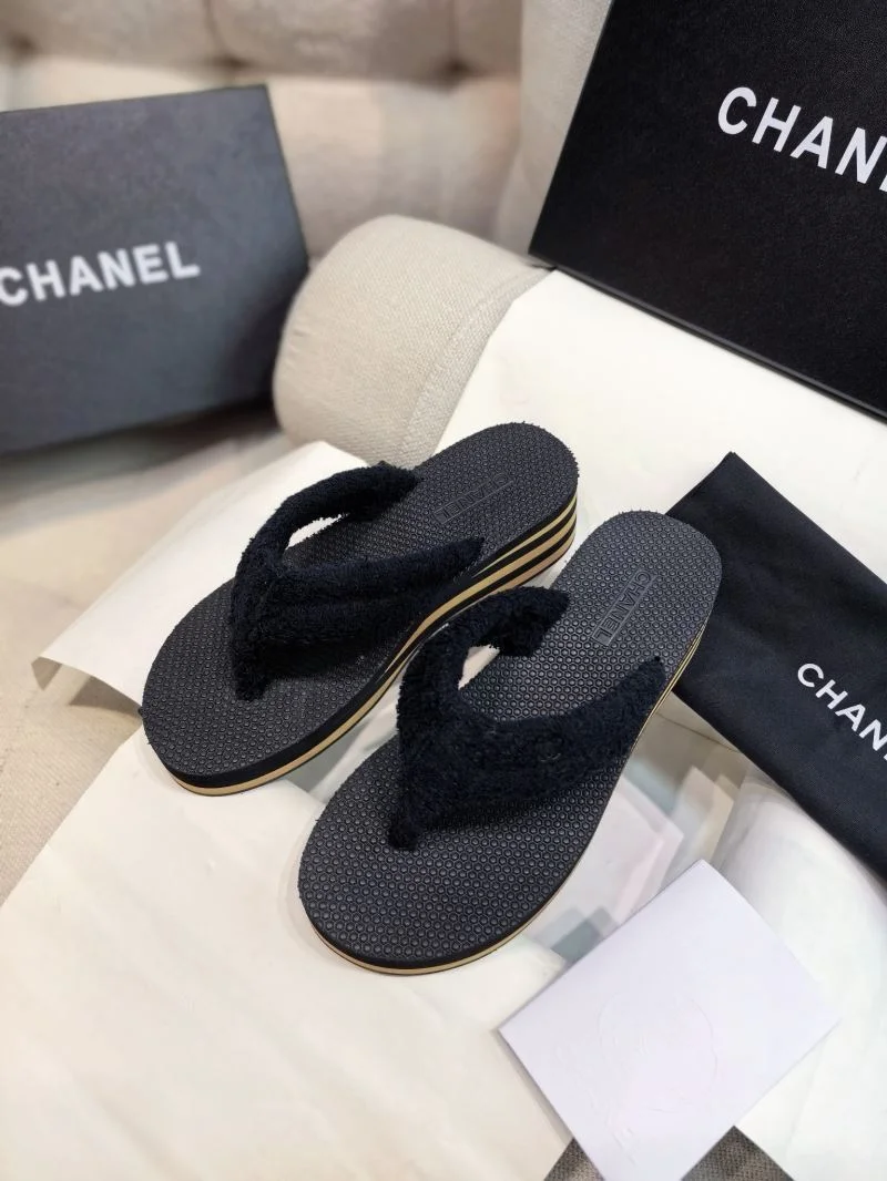 Chanel Slippers Sleek 17722