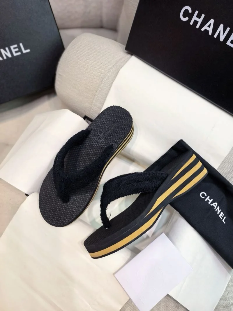 Chanel Slippers Sleek 17722