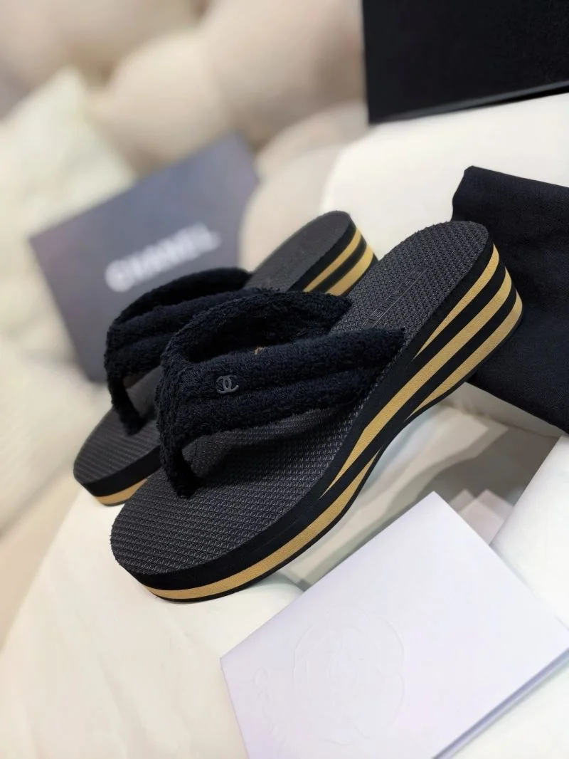 Chanel Slippers Sleek 17722