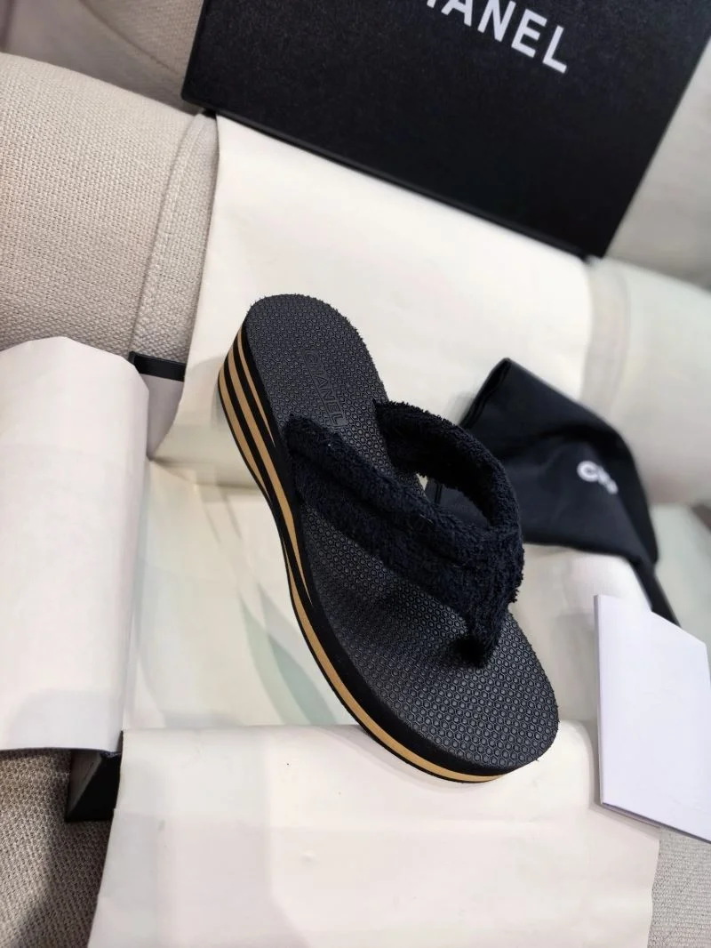 Chanel Slippers Sleek 17722