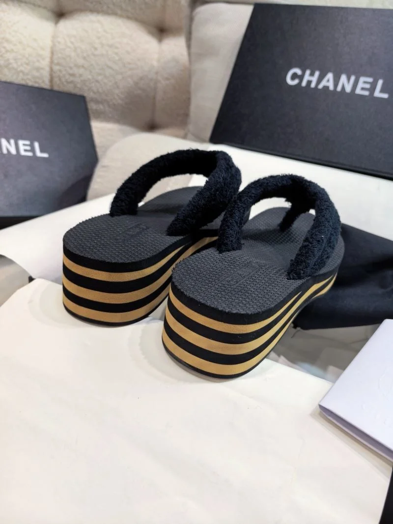 Chanel Slippers Sleek 17722