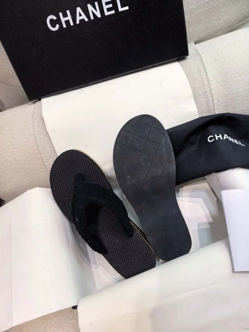 Chanel Slippers Sleek 17722