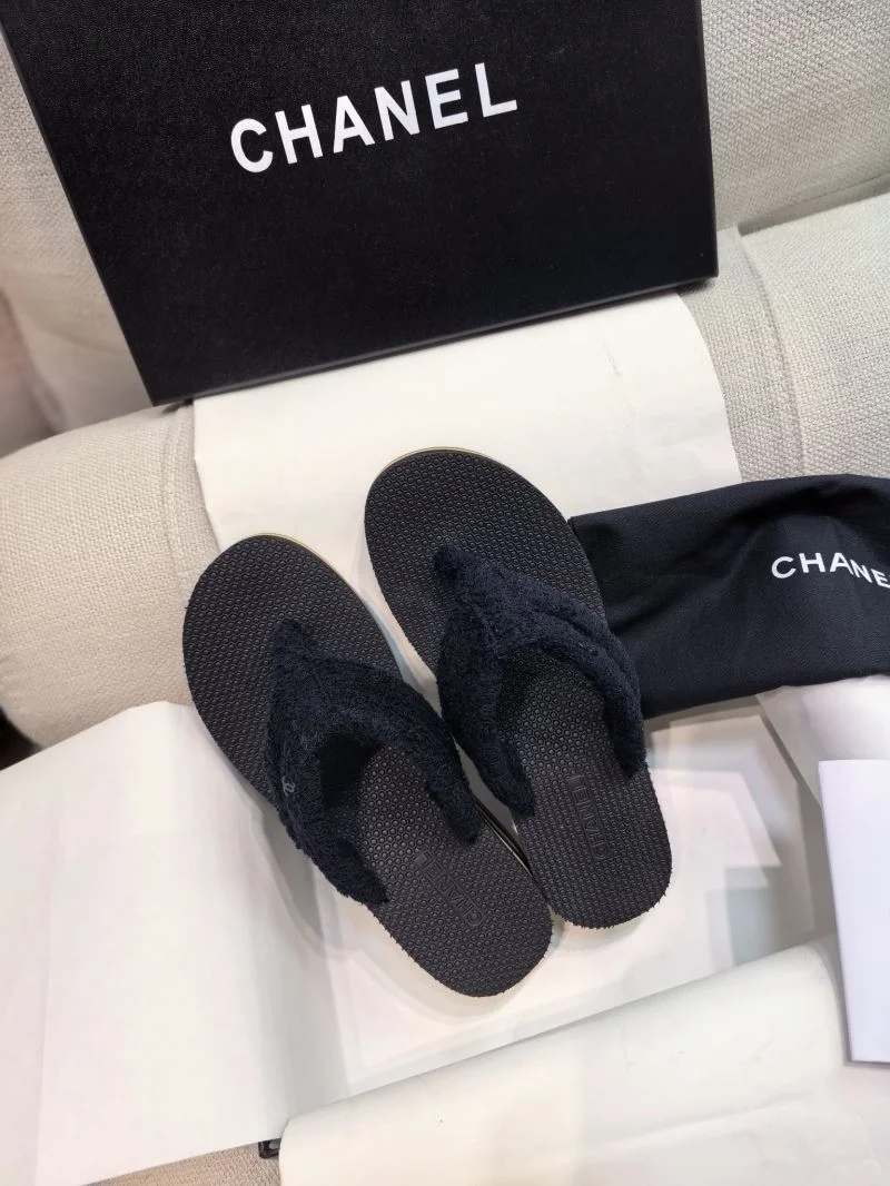 Chanel Slippers Sleek 17722