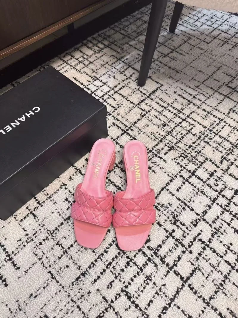 Chanel Slippers Youthful 17618