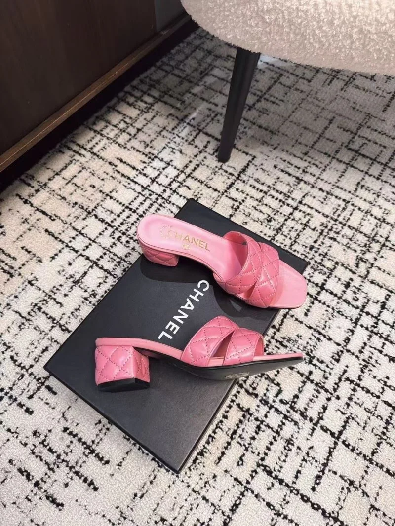 Chanel Slippers Youthful 17618