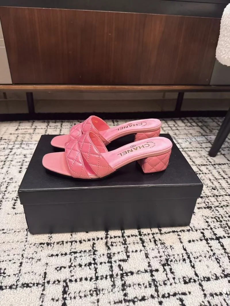 Chanel Slippers Youthful 17618