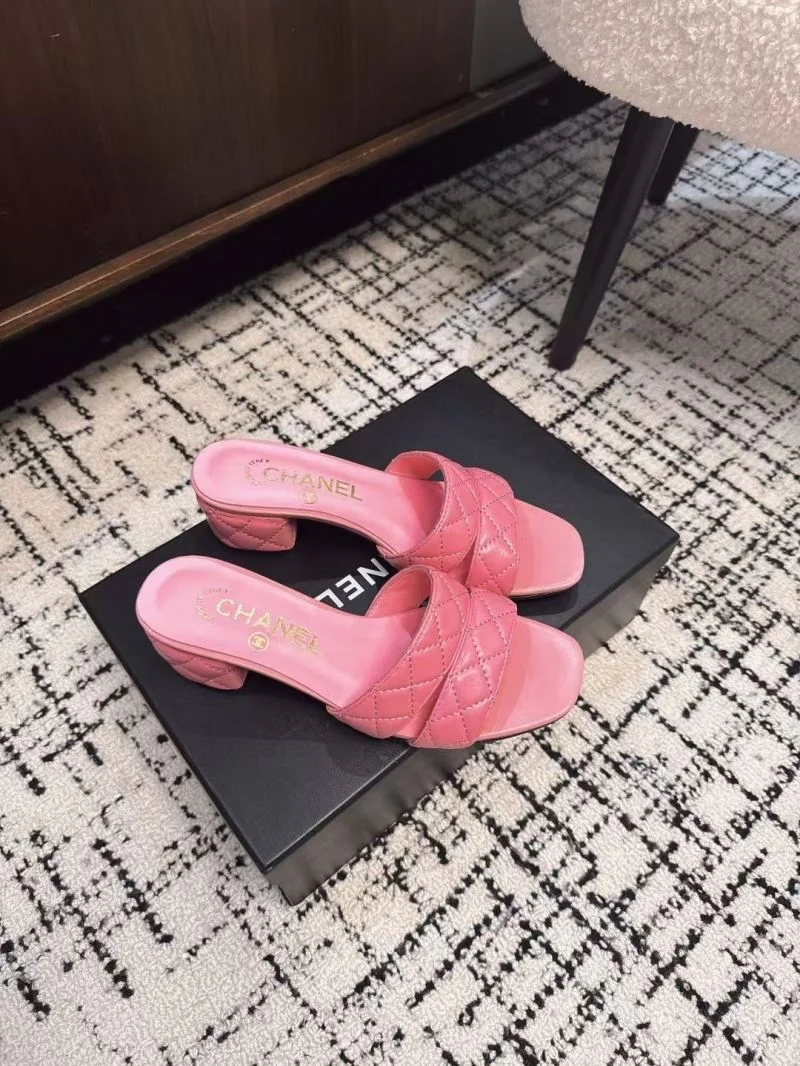 Chanel Slippers Youthful 17618