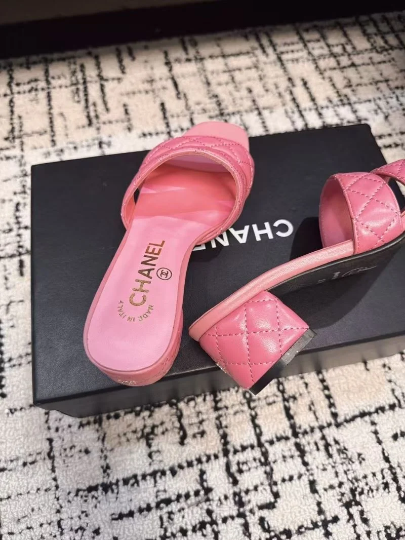 Chanel Slippers Youthful 17618