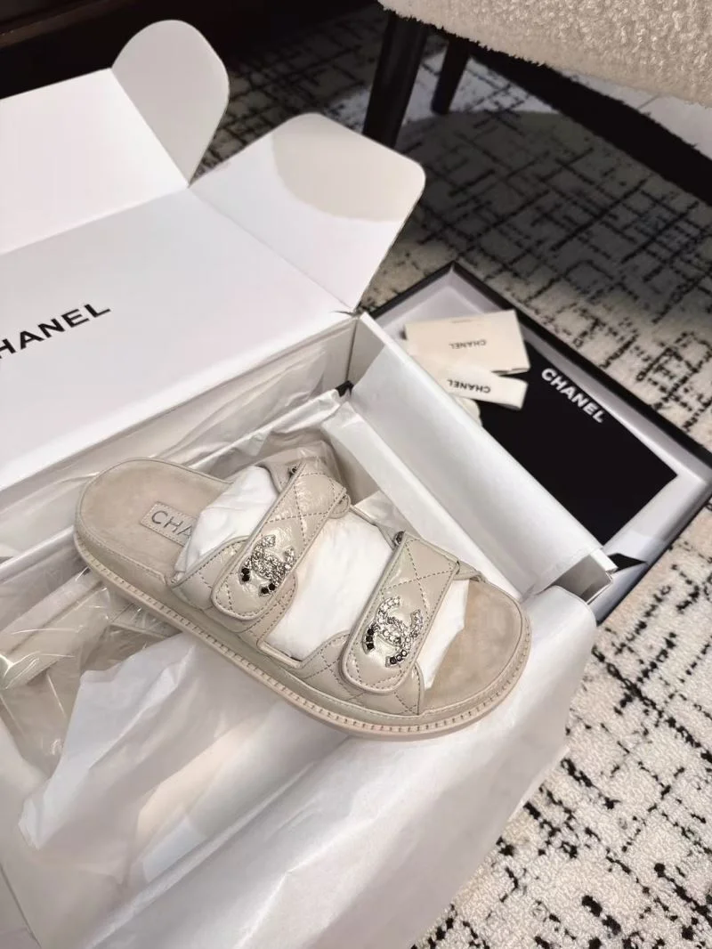 Chanel Slippers Elegant 17625